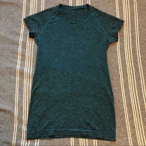 lululemon tee sz 6